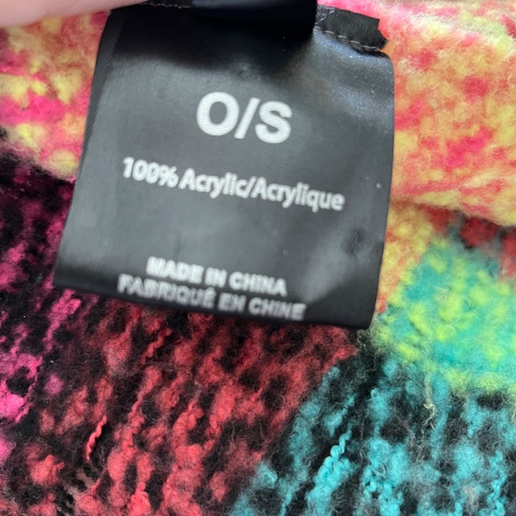 Express 100% acrylic scarf - Picture 9 of 9